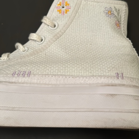 Chuck Taylor All Star Lift Platform shoes - Picture 9 of 11